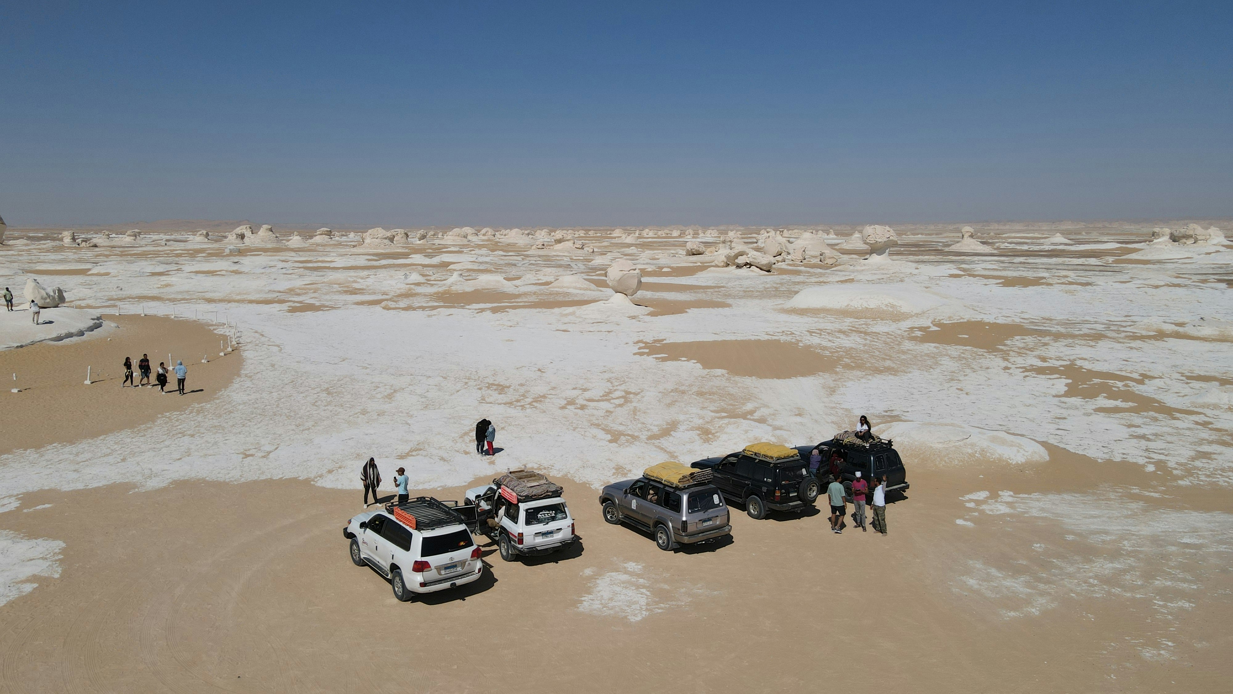 4x4 safari in the White Desert